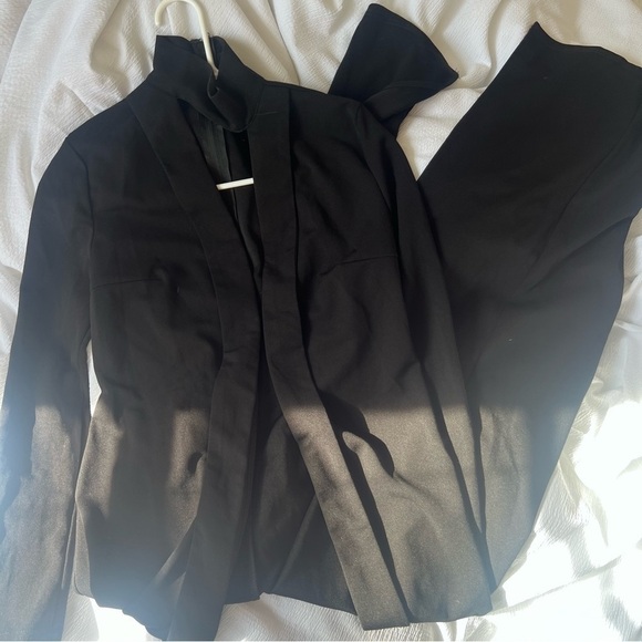 NWOT Long sleeved long blazer jacket with neck collar/cuff - Picture 3 of 4